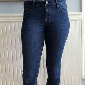 Comfortable Mid-rise Blue "Rockstar" Skinny Jeans